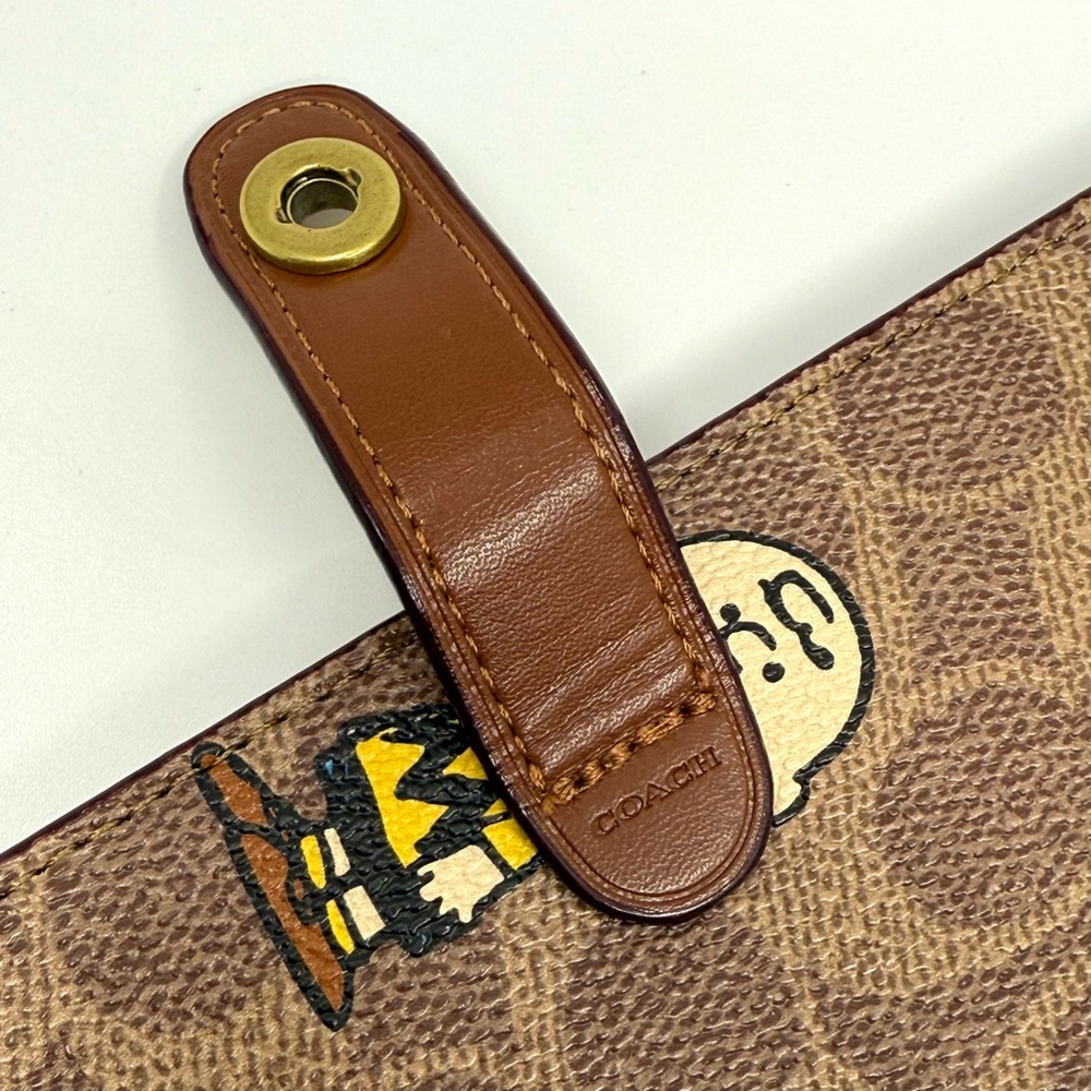 Coach X Peanuts Notebook In Signature Canvas Leather NWOT - Picture 4 of 13